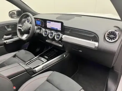 Photo 20 Mercedes GLB 200 d AMG Line