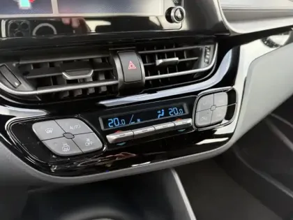 Photo 7 Toyota C-HR Hybrid Dynamic 1.8 122 ch