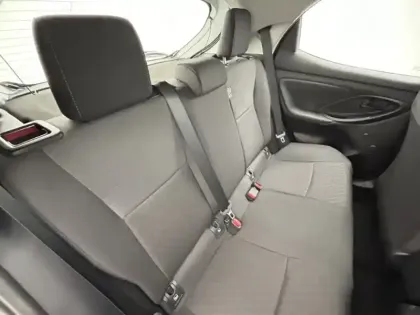 Photo 23 Toyota Yaris 116h Dynamic