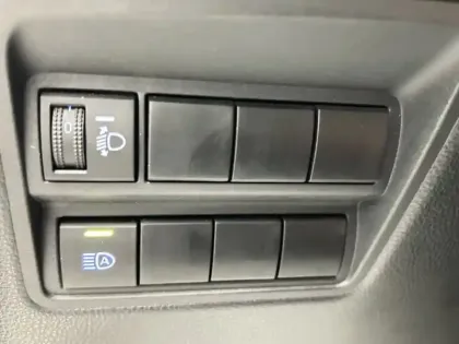 Photo 16 Toyota Yaris 116h Dynamic