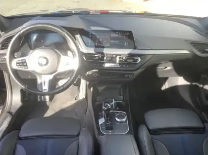 Photo 12 BMW Serie 1 F40 118d 150 ch BVA8 M Sport