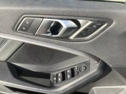 Photo 16 BMW Serie 1 F40 118d 150 ch BVA8 M Sport