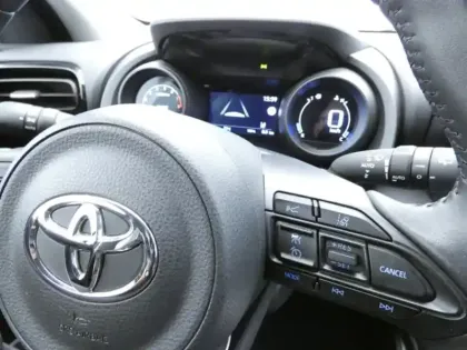 Photo 14 Toyota Yaris 120 VVT-i Design