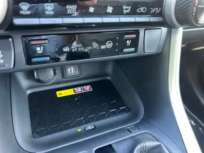 Photo 20 Toyota Rav4 Hybride 2WD 218ch Lounge PAck Premium MY24