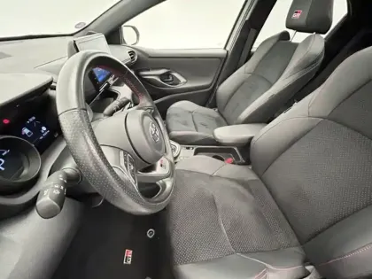 Photo 17 Toyota Yaris Hybride 116h GR SPORT Toit panoramique