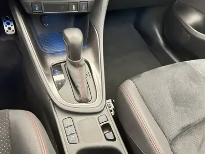 Photo 16 Toyota Yaris Hybride 116h GR SPORT Toit panoramique