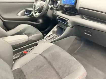 Photo 27 Toyota Yaris Hybride 116h GR SPORT Toit panoramique