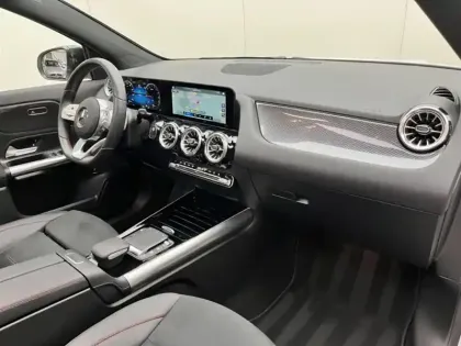 Photo 17 Mercedes GLA 250 e AMG Line