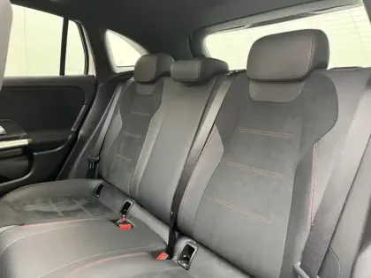 Photo 12 Mercedes GLA 250 e AMG Line