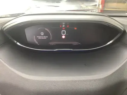 Photo 13 Peugeot 3008 Hybrid 136 e-DCS6 GT