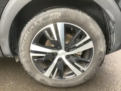 Photo 8 Peugeot 3008 Hybrid 136 e-DCS6 GT