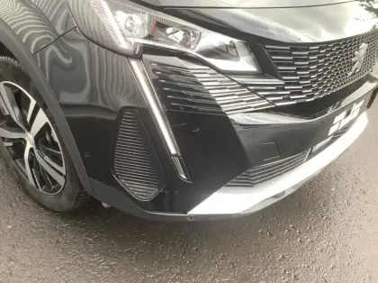 Photo 24 Peugeot 3008 Hybrid 136 e-DCS6 GT