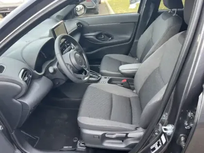 Photo 12 Toyota Yaris Hybride 116H 2WD DESIGN PACK CARGO MY25