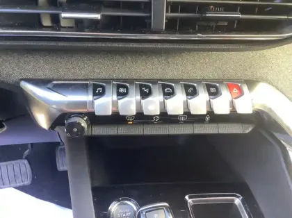 Photo 15 Peugeot 3008 BlueHDi 130ch S&S EAT8 Allure Pack