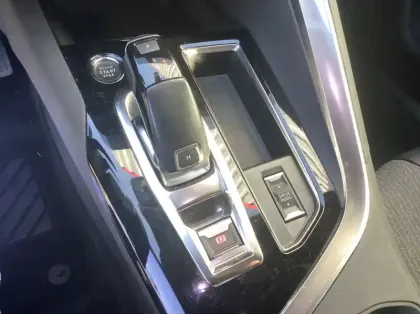 Photo 21 Peugeot 3008 BlueHDi 130ch S&S EAT8 Allure Pack