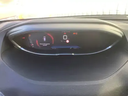 Photo 13 Peugeot 3008 BlueHDi 130ch S&S EAT8 Allure Pack