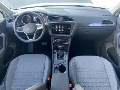 Photo 5 Volkswagen Tiguan  1.5 TSI 150ch Life Business DSG7