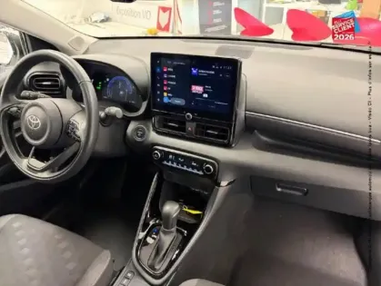 Photo 29 Toyota Yaris  116h Design 5p MC24