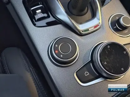 Photo 14 Alfa Romeo Stelvio  2.2 Diesel 160ch Veloce AT8