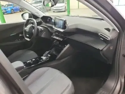 Photo 13 Peugeot 2008  1.2 PureTech 130ch S&S Allure EAT8