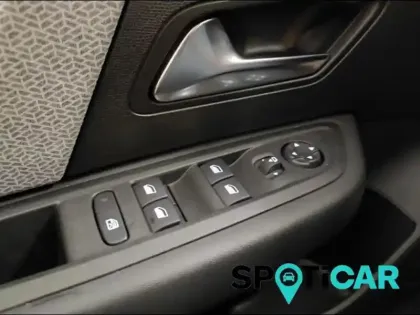 Photo 11 Citroën C4  PureTech 155ch S&S Shine EAT8