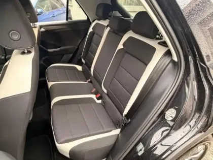 Photo 6 Volkswagen T-roc  1.5 TSI EVO 150ch Carat DSG7 S&S