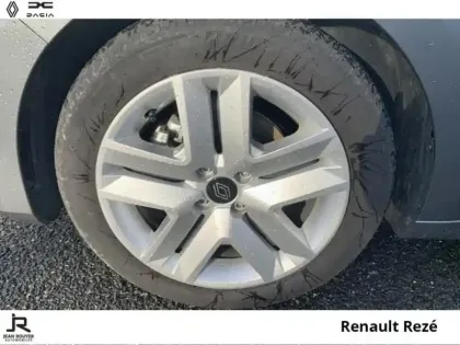 Photo 7 Renault Clio  1.6 E-Tech 145ch full hybrid Evolution - 24