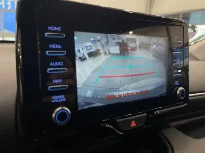 Photo 8 Toyota Yaris  116h Dynamic 5p MY22