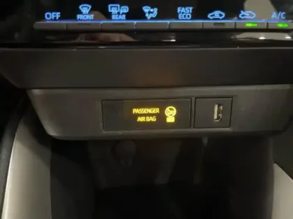 Photo 12 Toyota Yaris  116h Dynamic 5p MY22