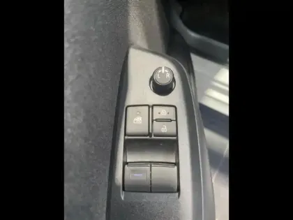 Photo 13 Toyota Yaris  116h Dynamic 5p MY22