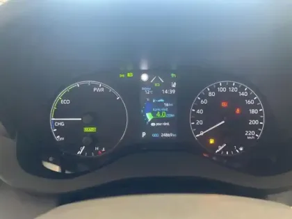 Photo 7 Toyota Yaris  116h Dynamic 5p MY22