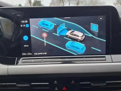 Photo 11 Volkswagen Golf  1.0 TSI OPF 110ch Life Plus