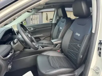 Photo 8 Jeep Compass  1.3 Turbo T4 240ch PHEV 4xe Upland AT6 eAWD