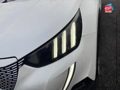 Photo 12 Peugeot 2008  e- 136ch GT