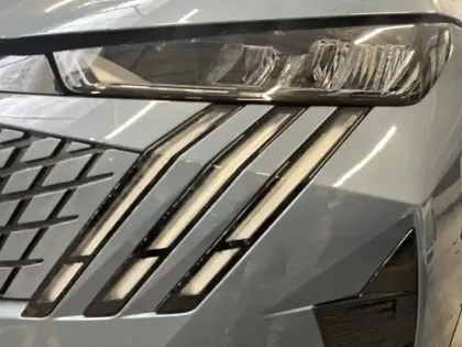 Photo 11 Peugeot 5008  Hybrid 145ch Allure e-DCS6