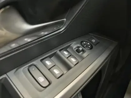 Photo 12 Peugeot 5008  Hybrid 145ch Allure e-DCS6