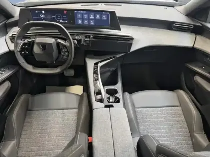 Photo 7 Peugeot 5008  Hybrid 145ch Allure e-DCS6