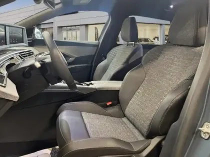 Photo 8 Peugeot 5008  Hybrid 145ch Allure e-DCS6