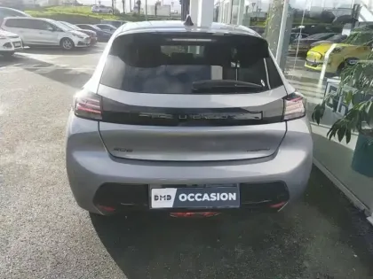 Photo 11 Peugeot 208  1.2 Hybrid 110ch Allure e-DCS6