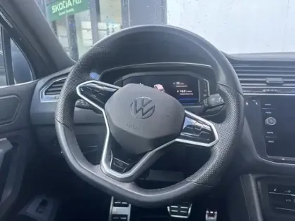 Photo 9 Volkswagen Tiguan  2.0 TDI 150ch R-Line Exclusive DSG7