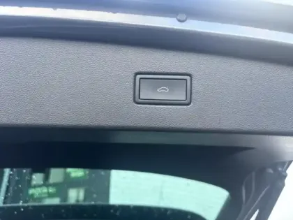 Photo 6 Volkswagen Tiguan  2.0 TDI 150ch R-Line Exclusive DSG7