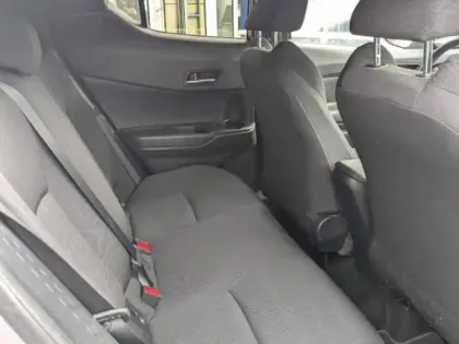 Photo 7 Toyota C-HR  122h Edition 2WD E-CVT RC18