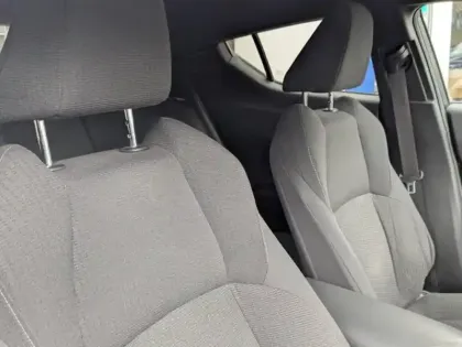 Photo 6 Toyota C-HR  122h Edition 2WD E-CVT RC18