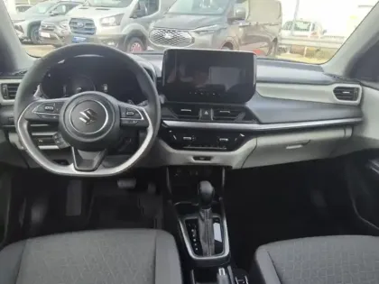 Photo 8 Suzuki Swift Gén. V Ph1 Pack 5