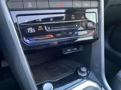 Photo 12 Volkswagen T-roc  2.0 TDI 150ch Style Exclusive DSG7