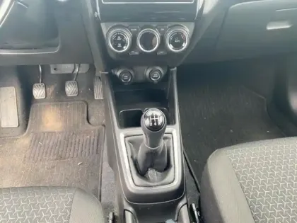 Photo 13 Suzuki Swift  1.2 Dualjet Hybrid 83ch Pack