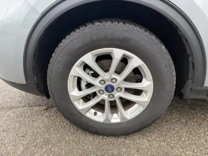 Photo 8 Ford Kuga  2.5 Duratec 190ch FHEV E85 Titanium BVA