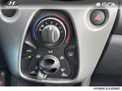 Photo 5 Toyota Aygo  1.0 VVT-i 72ch x-play x-app 5p MC18