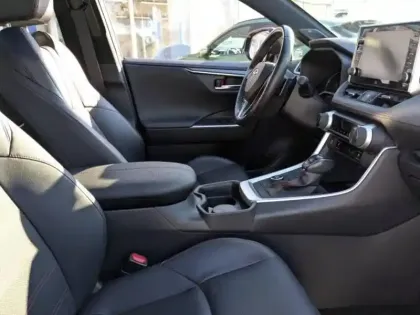 Photo 7 Toyota Rav4 Gén. V Ph1 Collection 5