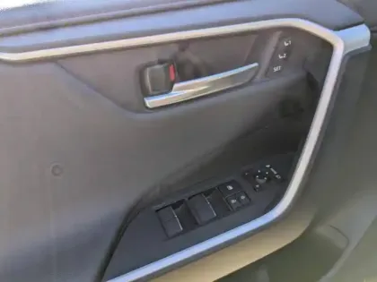 Photo 15 Toyota Rav4 Gén. V Ph1 Collection 5